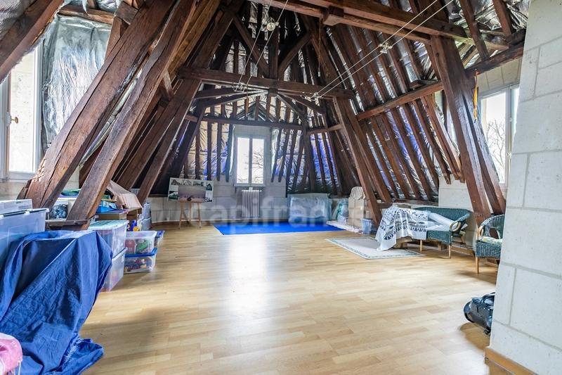 Château - 750 m² - 15 pièces