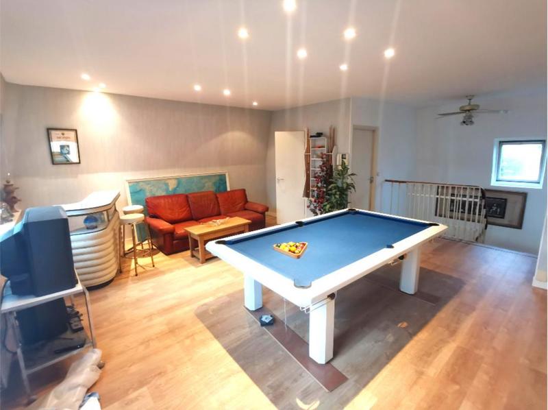 Pavillon - 202 m² - 9 pièces