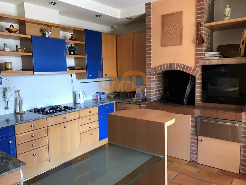 Maison - 282 m² - 11 pièces