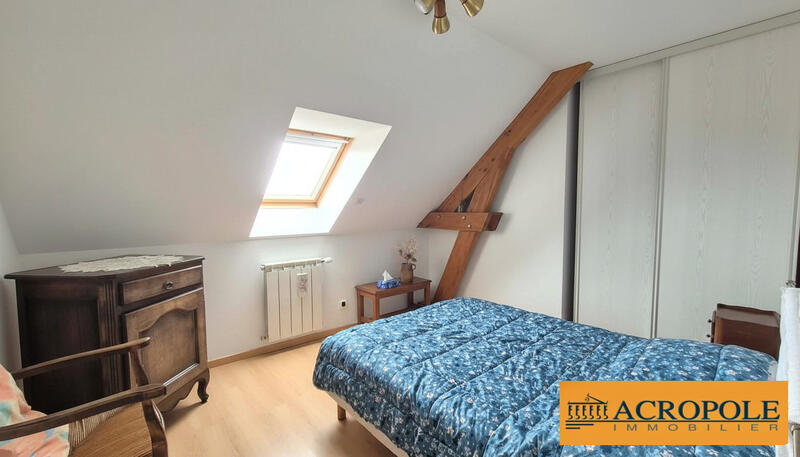 Maison - 210 m² - 6 pièces