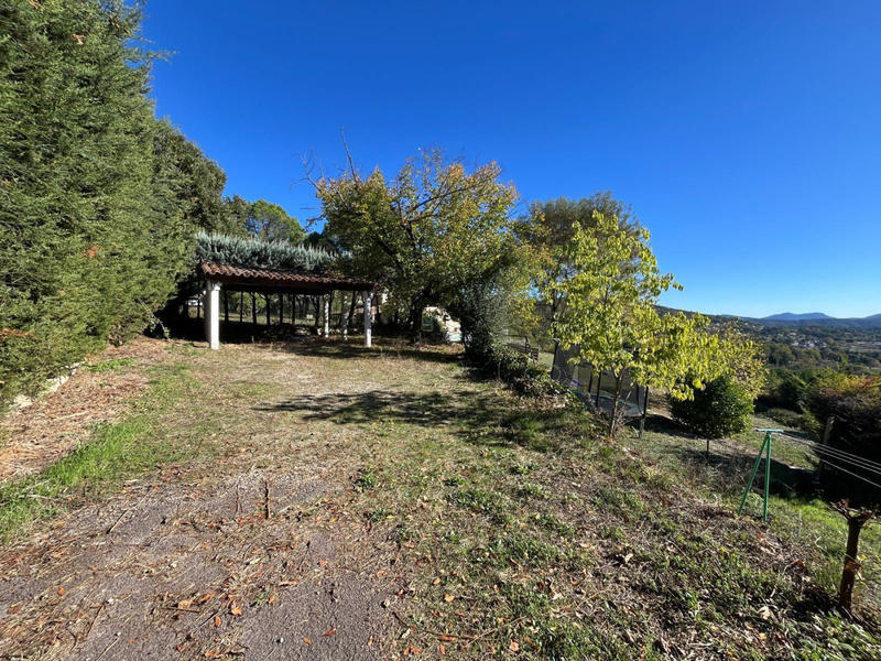 Maison - 240 m² - 9 pièces