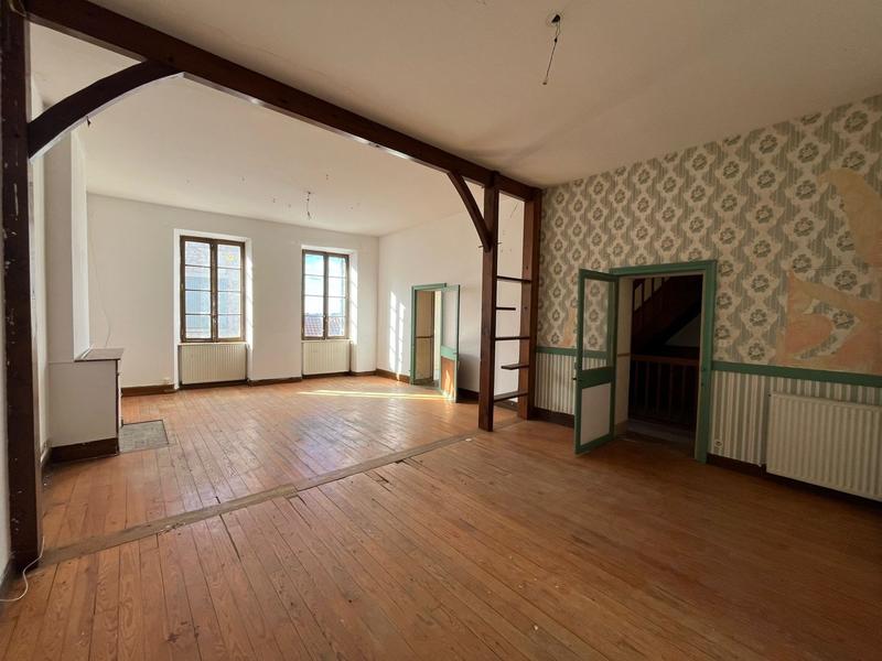 Maison traditionnelle - 169 m² - 4 pièces