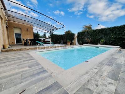 Maison traditionnelle - 107 m² - 5 pièces