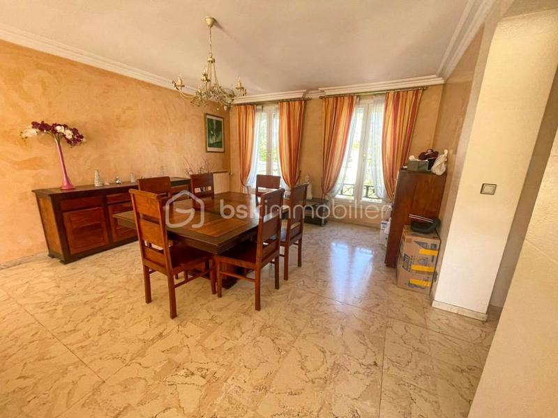 Maison ancienne - 240 m² - 9 pièces