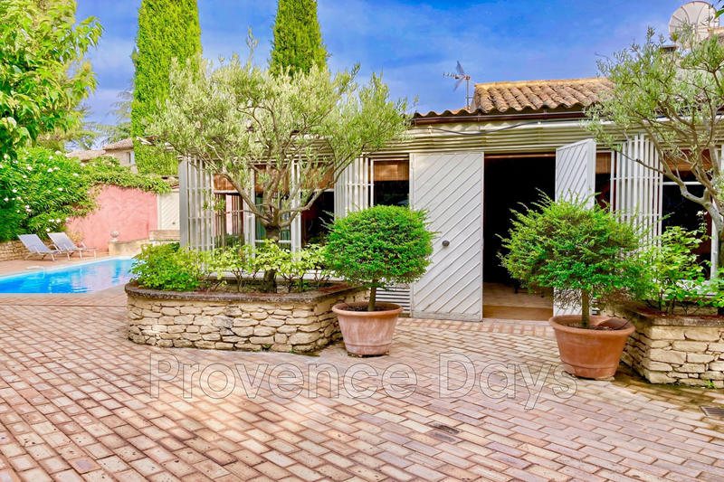 Maison de village - 400 m² - 11 pièces