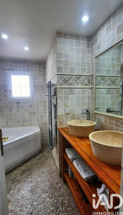 Maison - 170 m² - 8 pièces