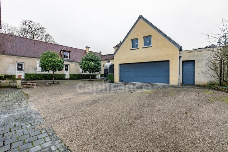 Château - 750 m² - 15 pièces