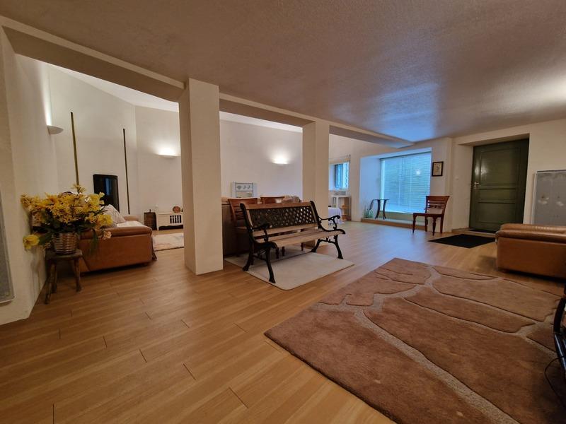 Maison - 266 m² - 8 pièces