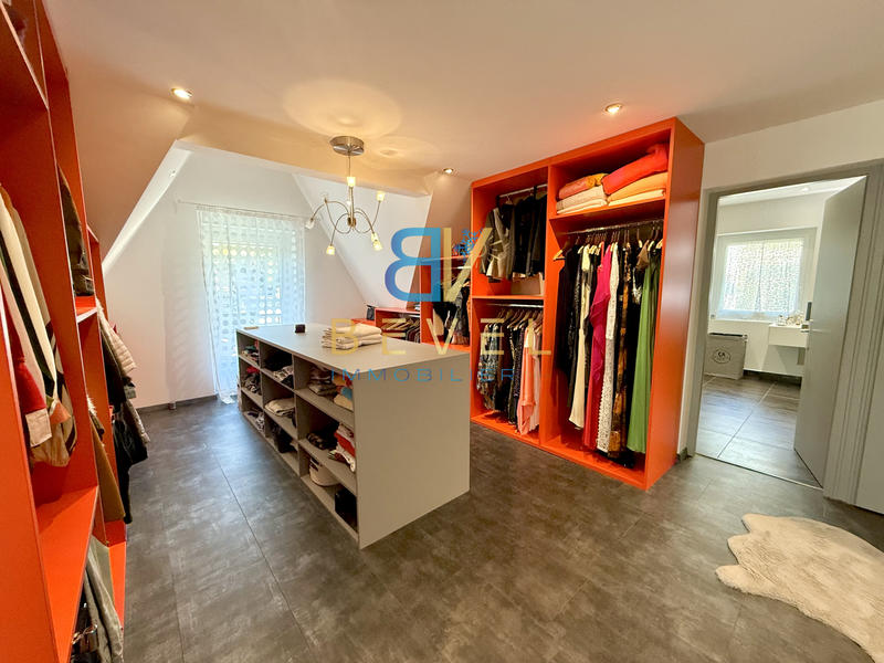 Villa - 238 m² - 8 pièces