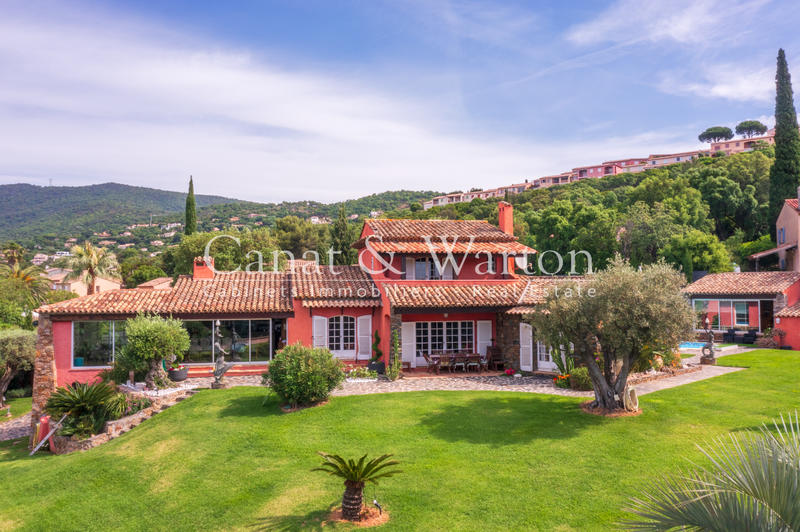 Villa - 250 m² - 7 pièces