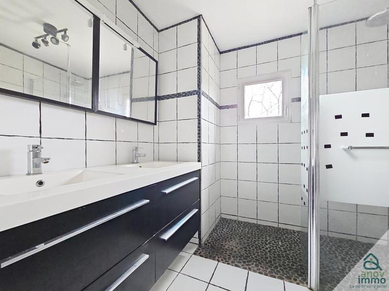 Propriété - 448 m² - 18 pièces