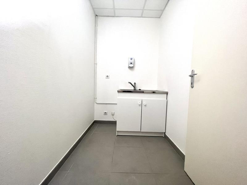 Bureau - 72 m² - 5 pièces