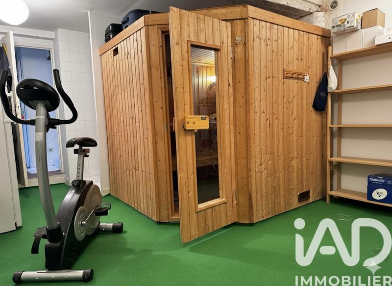 Maison - 261 m² - 10 pièces