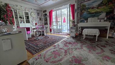 Maison - 262 m² - 8 pièces