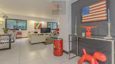 Maison - 400 m² - 8 pièces