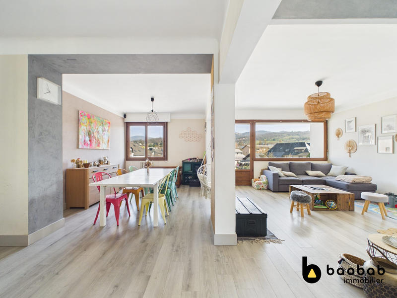 Appartement - 104 m² - 5 pièces