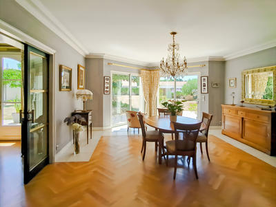 Maison - 246 m² - 6 pièces