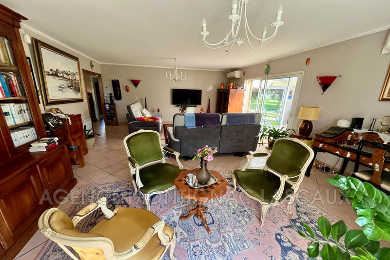 Maison - 220 m² - 6 pièces