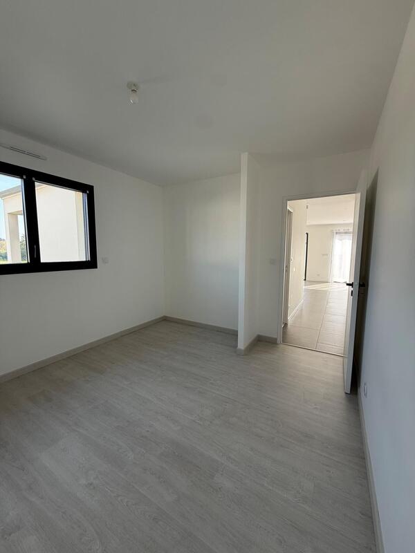 Maison - 95 m² - 5 pièces