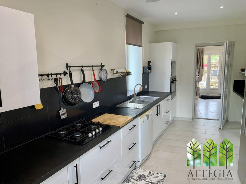 Maison - 171 m² - 7 pièces