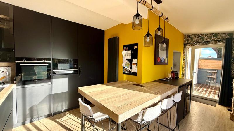 Maison - 170 m² - 7 pièces