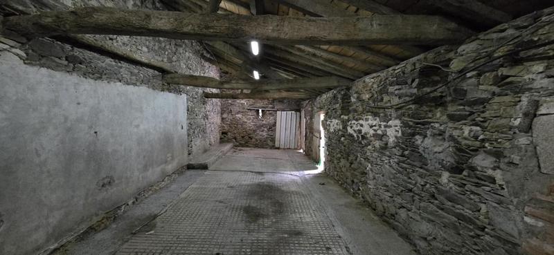 Grange - 300 m² - 4 pièces