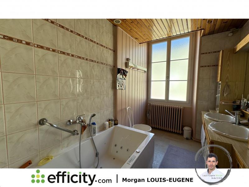 Maison - 282 m² - 10 pièces