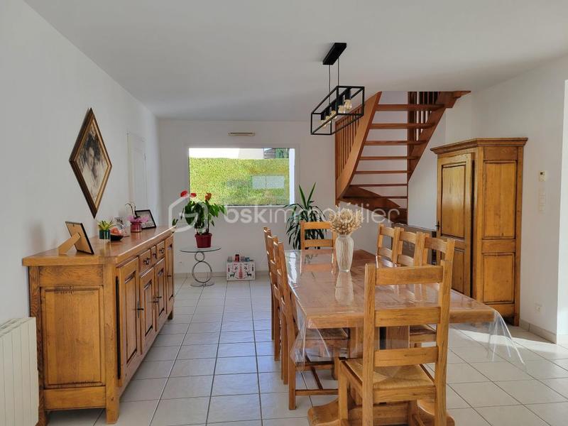 Maison - 176 m² - 7 pièces