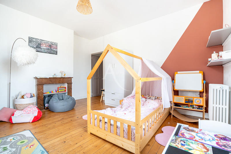 Maison - 188 m² - 7 pièces