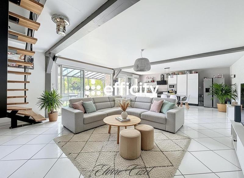 Maison - 160 m² - 6 pièces