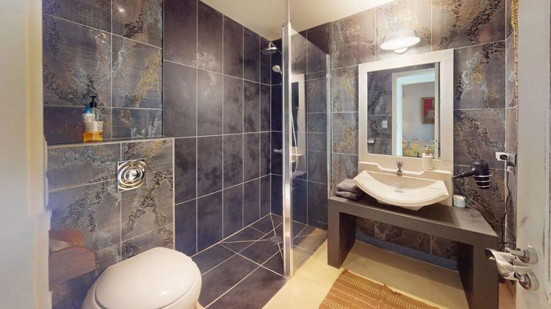 Propriété - 980 m²