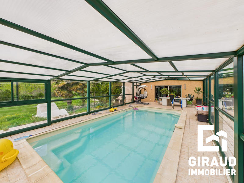 Maison - 200 m² - 7 pièces