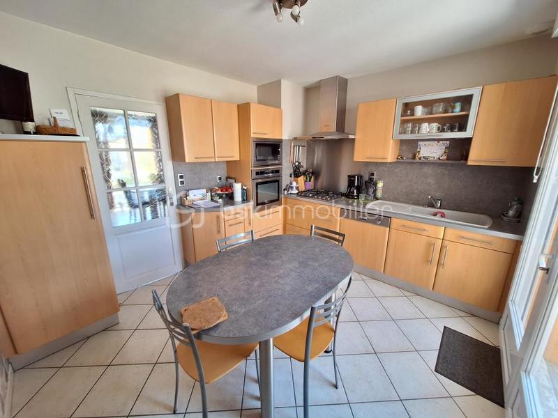 Maison traditionnelle - 90 m² - 5 pièces