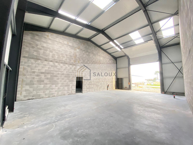 Local d'activité / Entrepôt - 132 m²