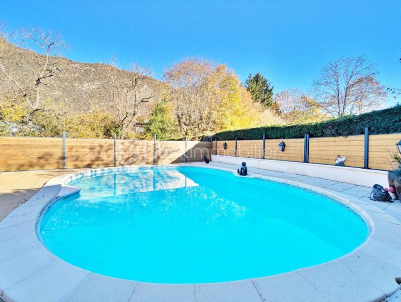 Maison traditionnelle - 143 m² - 5 pièces