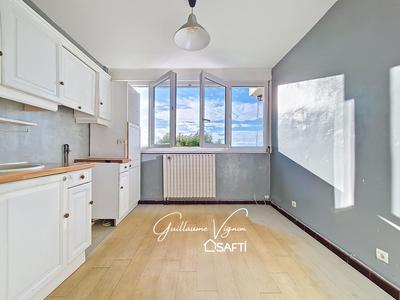 Appartement - 100 m² - 5 pièces