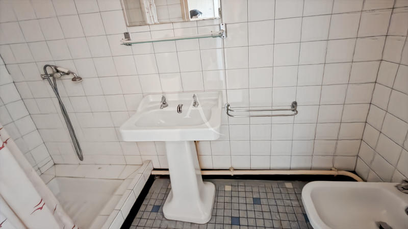 Maison - 380 m² - 15 pièces