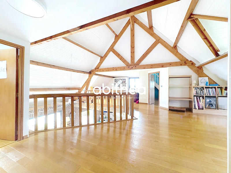 Maison - 320 m² - 7 pièces