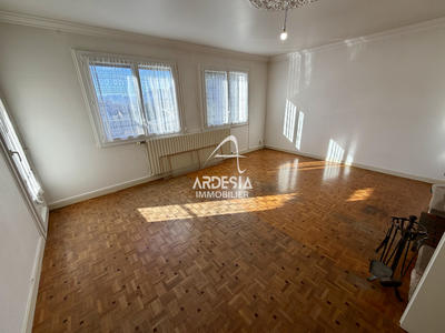 Maison - 115 m² - 7 pièces