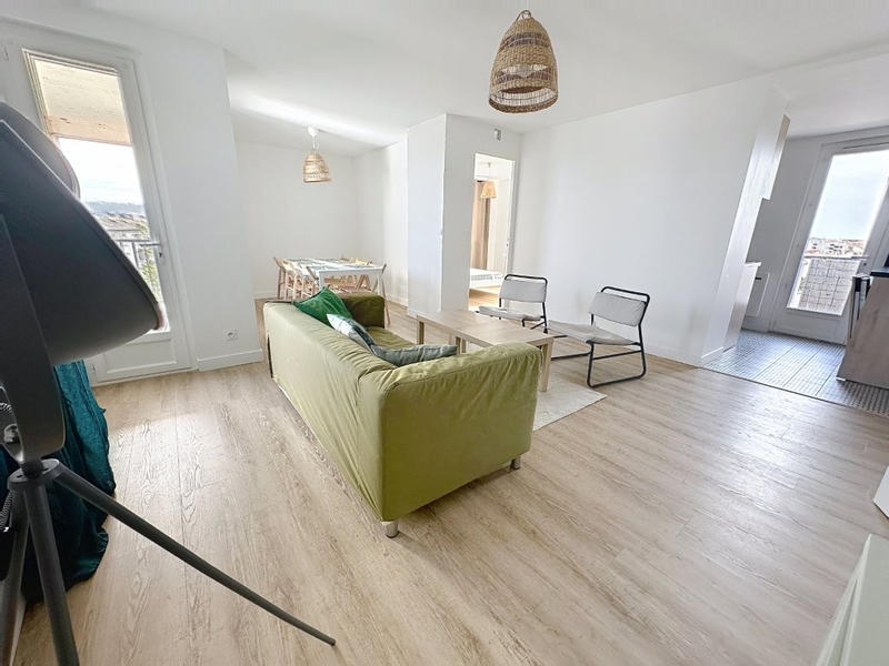 Appartement - 77 m² - 4 pièces