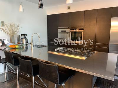 Maison - 219 m² - 6 pièces