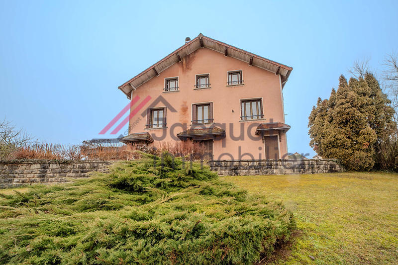 Maison - 182 m² - 9 pièces