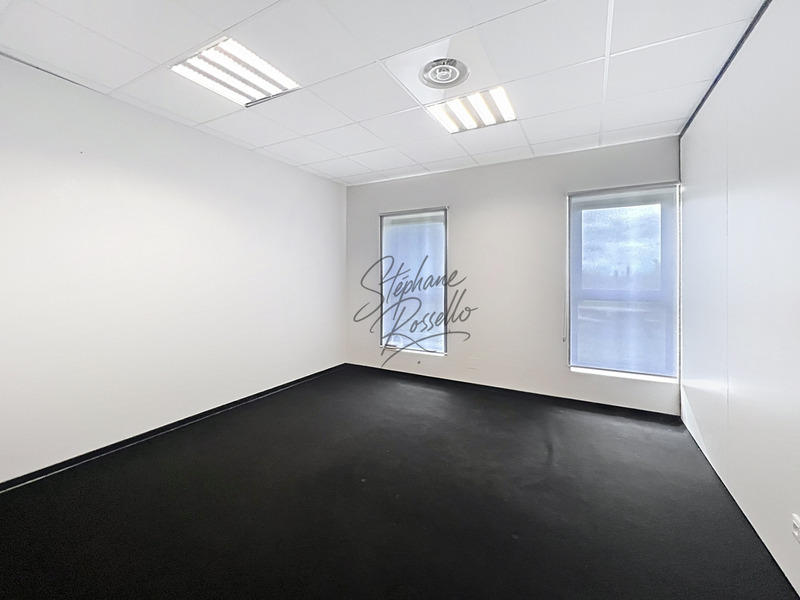 Bureau - 71 m² - 4 pièces