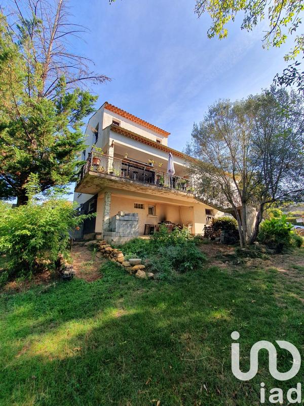 Maison - 194 m² - 7 pièces