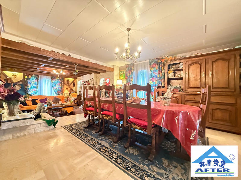 Maison - 203 m² - 7 pièces