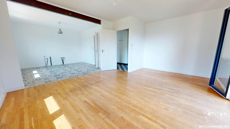 Maison - 95 m² - 5 pièces