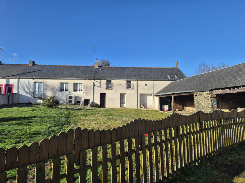 Maison - 250 m² - 8 pièces