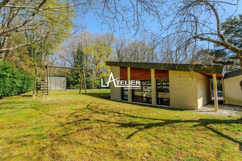 Propriété - 220 m² - 7 pièces