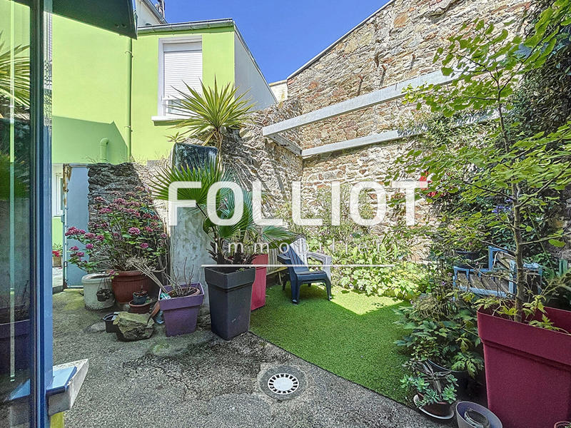 Maison - 182 m² - 7 pièces