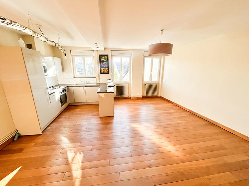 Appartement - 75 m² - 3 pièces